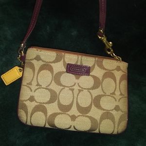 Coach Wristlet (tan/burgandy)